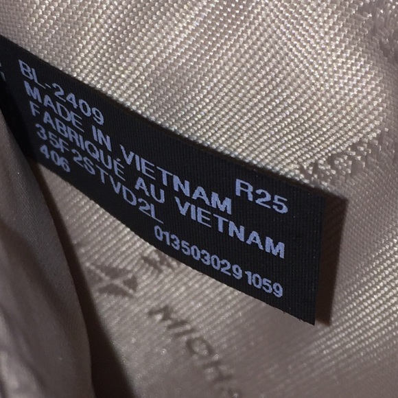 Michael Kors Navy Leather Card Holder Case - Picture 8 of 9